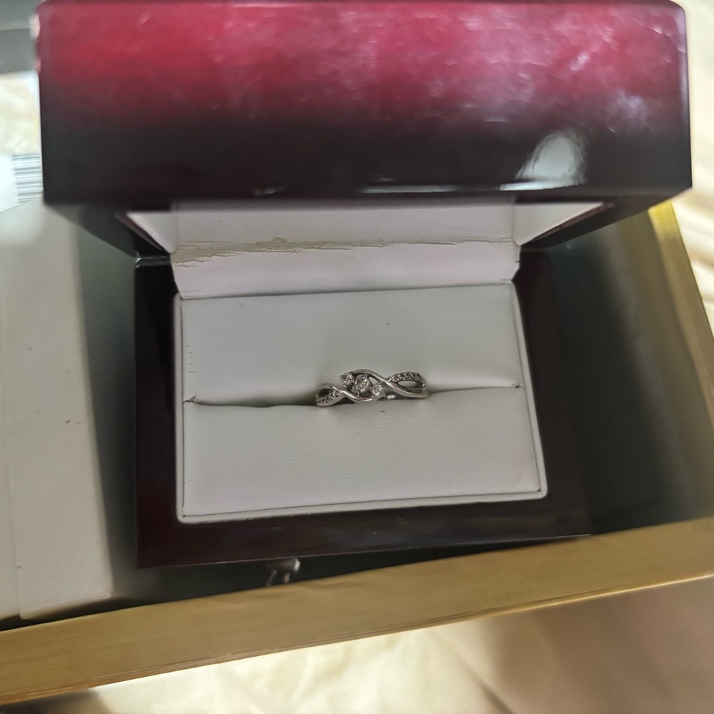 Elegant White Gold Ring With Diamond Accents